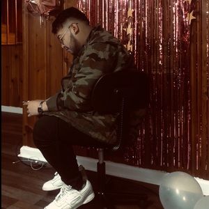 Meet your Posher, Johntae